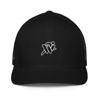 Closed-back trucker cap